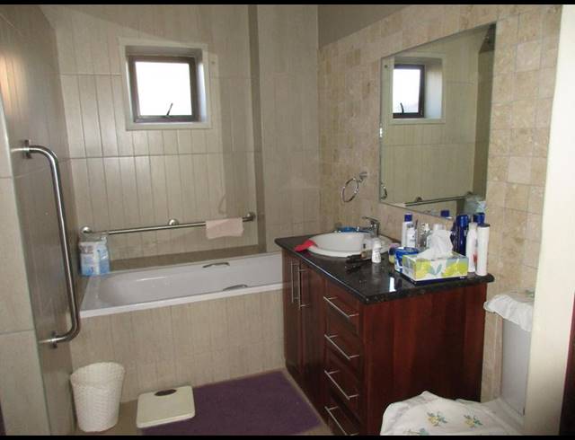 1 BEDROOM TOWNHOUSE FOR SALE IN RETIRE AT MIDSTREAM